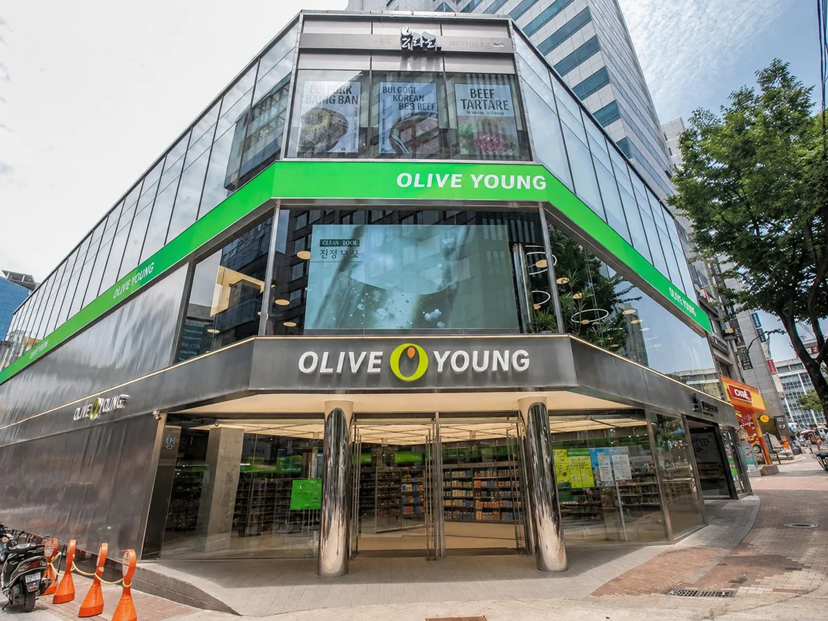 韓国・ソウルにあるオリーブヤングの実店舗の外観イメージ