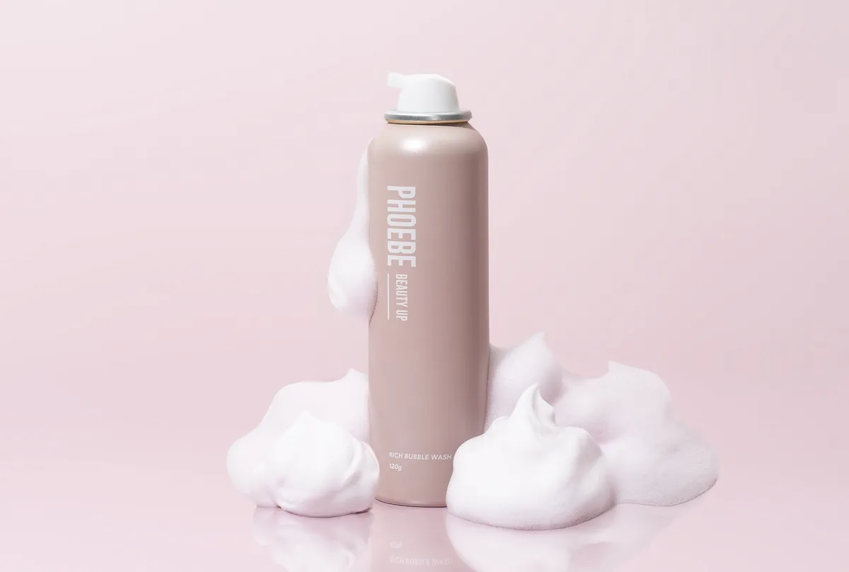 PHOEBE BEAUTY UP リッチバブルウォッシュの商品と濃密な泡